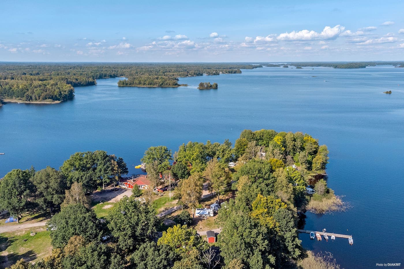 Camping och fiske vid First Camp Sjöstugan i Älmhult – gädda, gös och abborre i småländska sjöar.