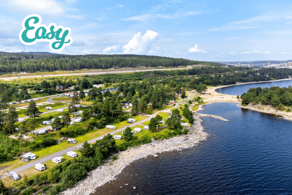 Camping i det nordlige Sverige med fjeldudsigt og naturoplevelser.