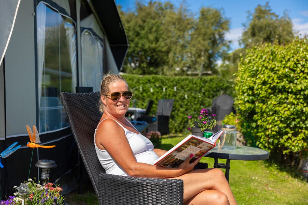 Sæsoncamping med campingvogn i Bogense på Fyn