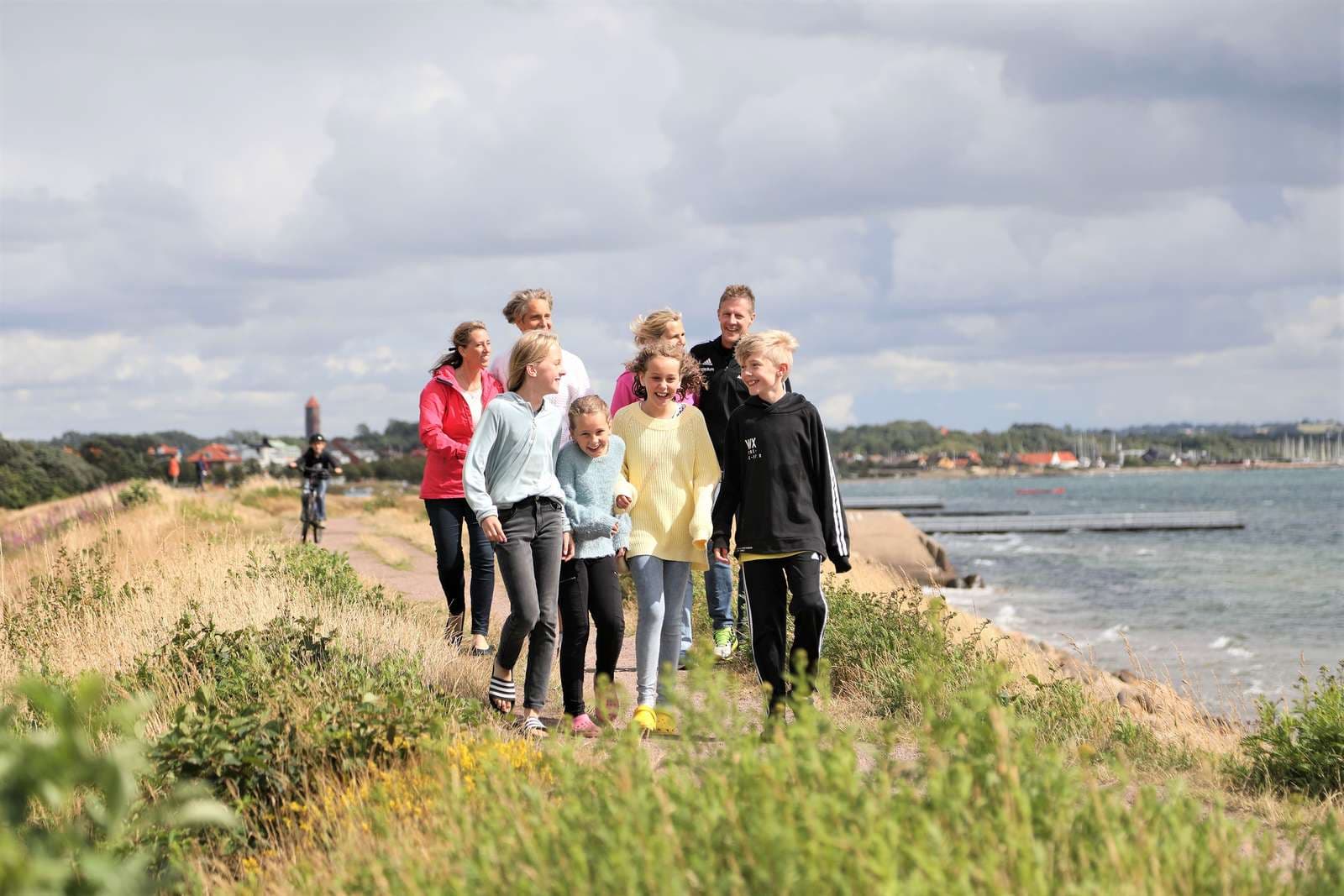 Familie på First Camp Råå Vallar camping ved havet i Helsingborg