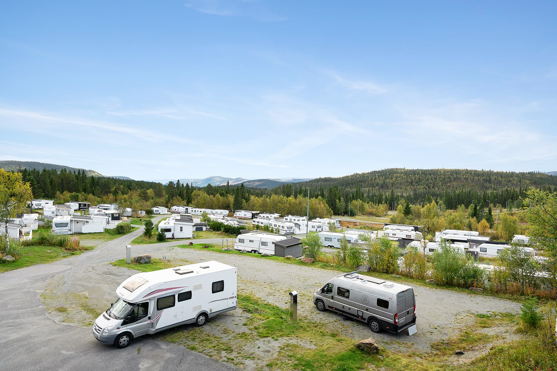 Rummelige autocamperpladser hos First Camp Beitostølen tæt på vandrestier