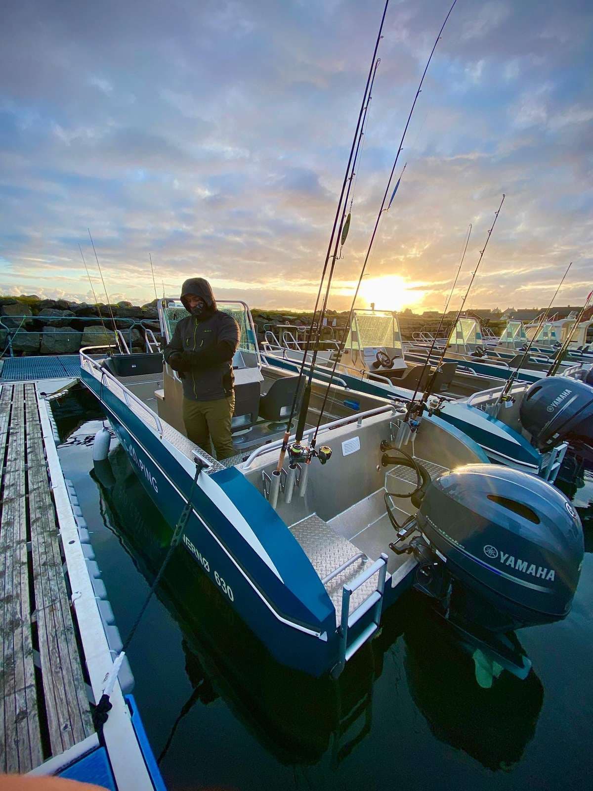 Fiskebåt vid hamnen.