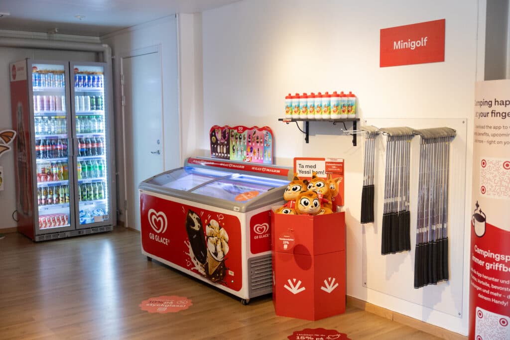 Reception och butik på First Camp Glyttinge - Linköping