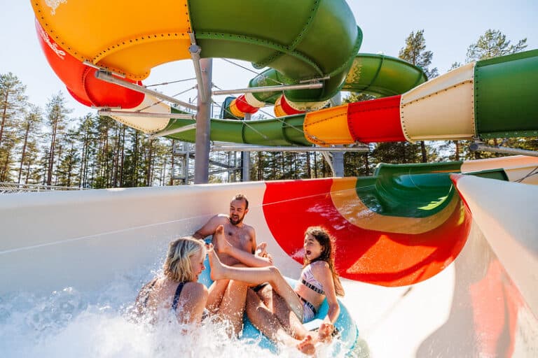 HiwiHuhu - Bø Sommarlands första rutschbana med tre-mannaflotte