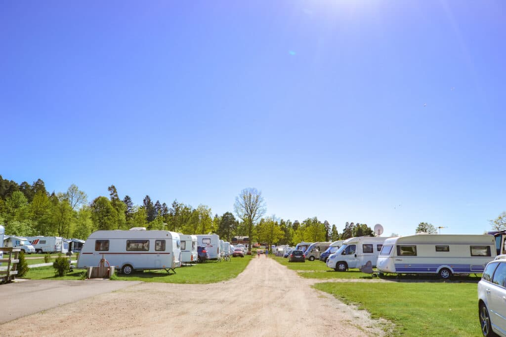 Camping för husvagn, husbil och tält på First Camp Herrgårdsliv - Kristinehamn i Värmland
