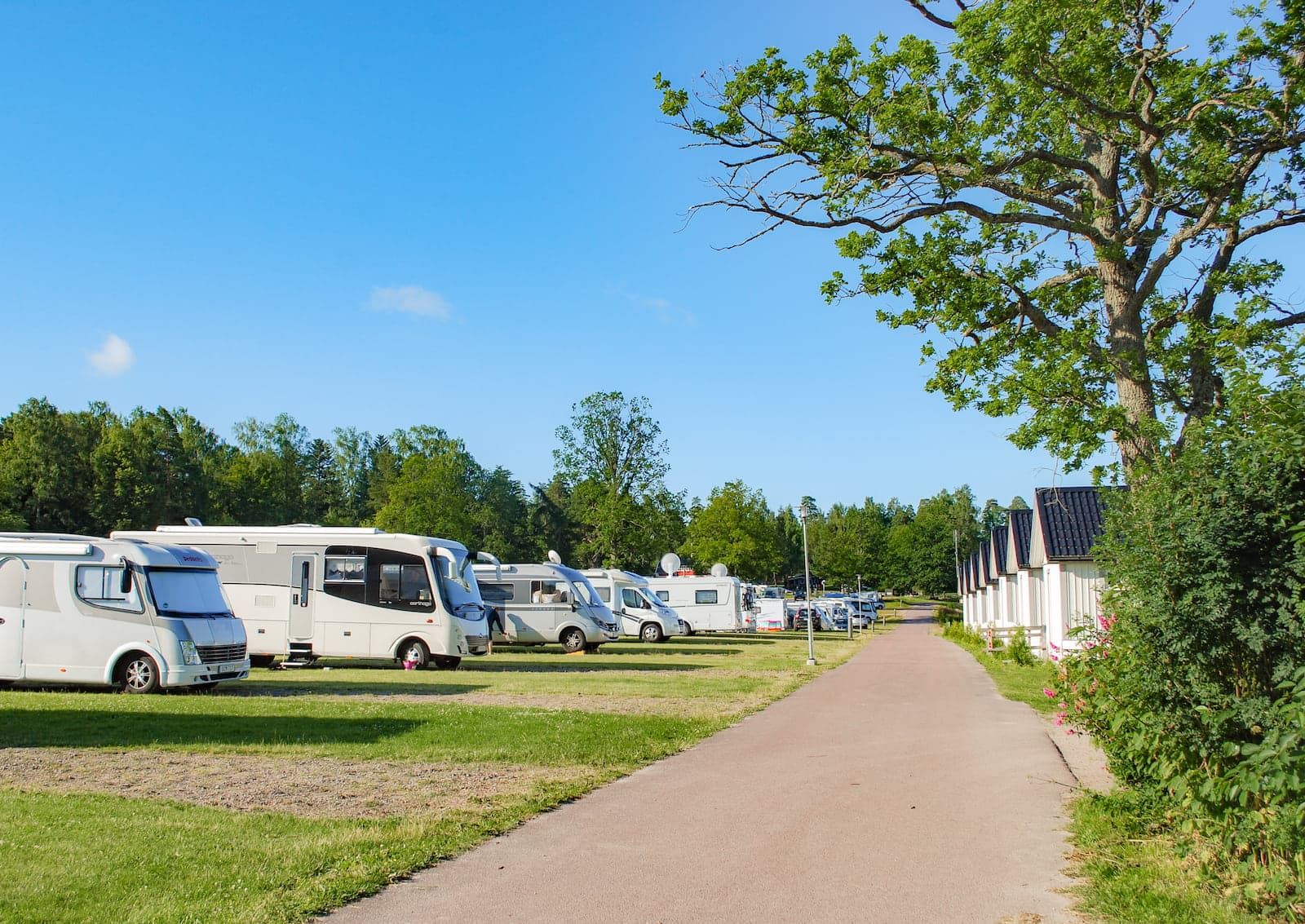 Camping för husvagn, husbil och tält på First Camp Herrgårdsliv - Kristinehamn i Värmland