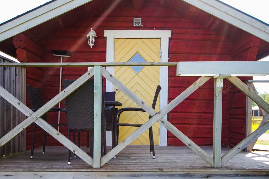 Exteriör av Presterudstuga - en stuga på Herrgårdsliv i Värmland.