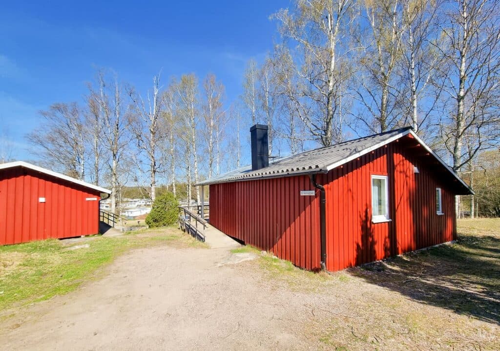 Exteriör för Kattugglan, en stuga på Sommarvik.