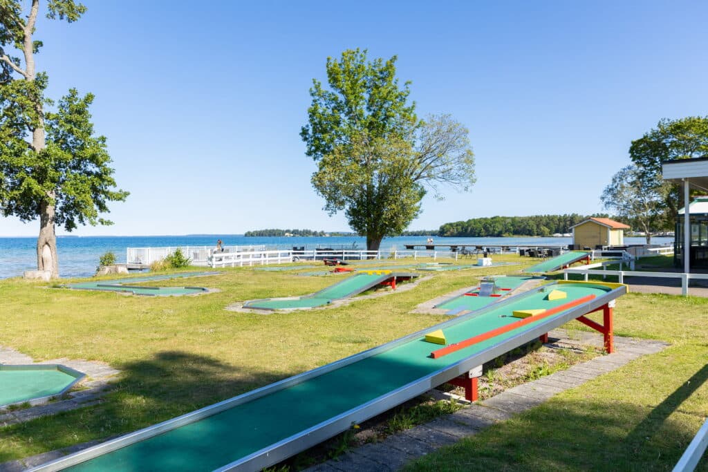 Minigolfbana på campingen First Camp Vadstena - Vättern