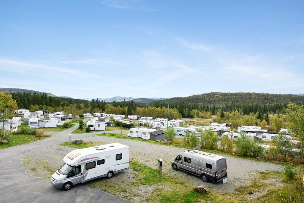 Rummelige autocamperpladser hos First Camp Beitostølen tæt på vandrestier