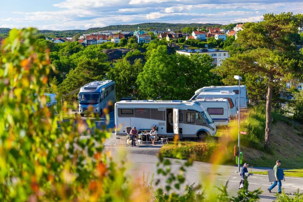 Vy över husbilar på campingen City Strömstad